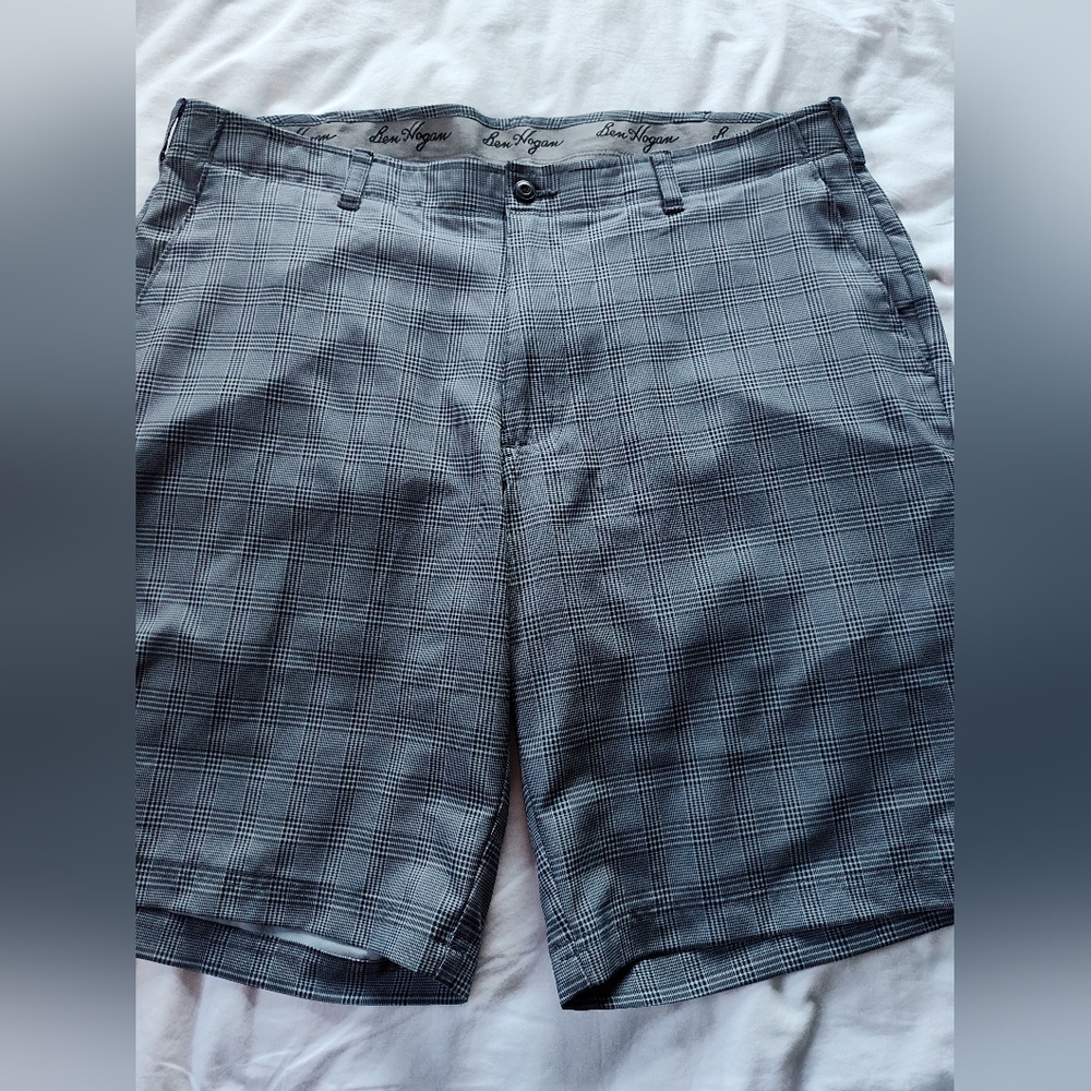 Ben Hogan Men's Athletic Shorts. Size 38" Waist. 10" Inseam.